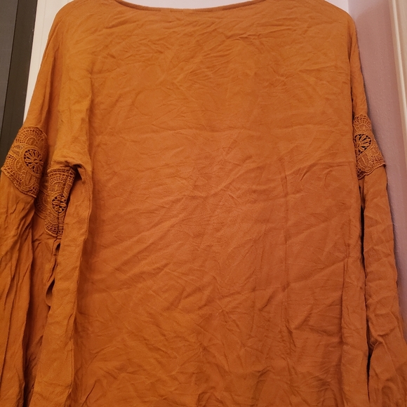 3/$25 Beautiful mustard yellow blouse from Reitmans, size L - Picture 5 of 6